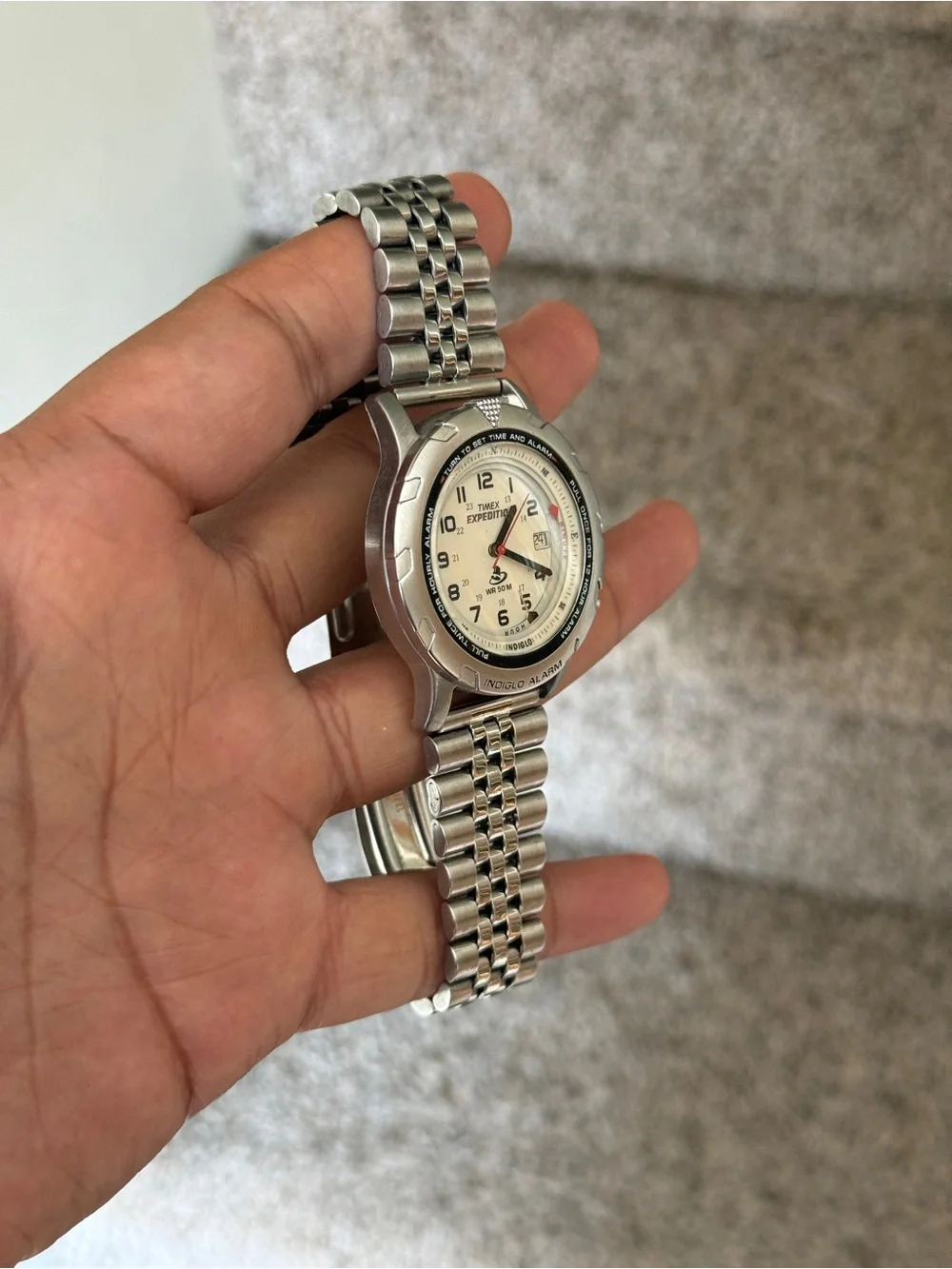 Timex Mens Silver Watch with Cream Dial and Red Second Hand  jubilee bracelet